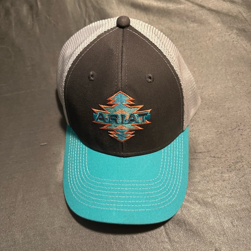 Woman’s Ariat Baseball Hat
